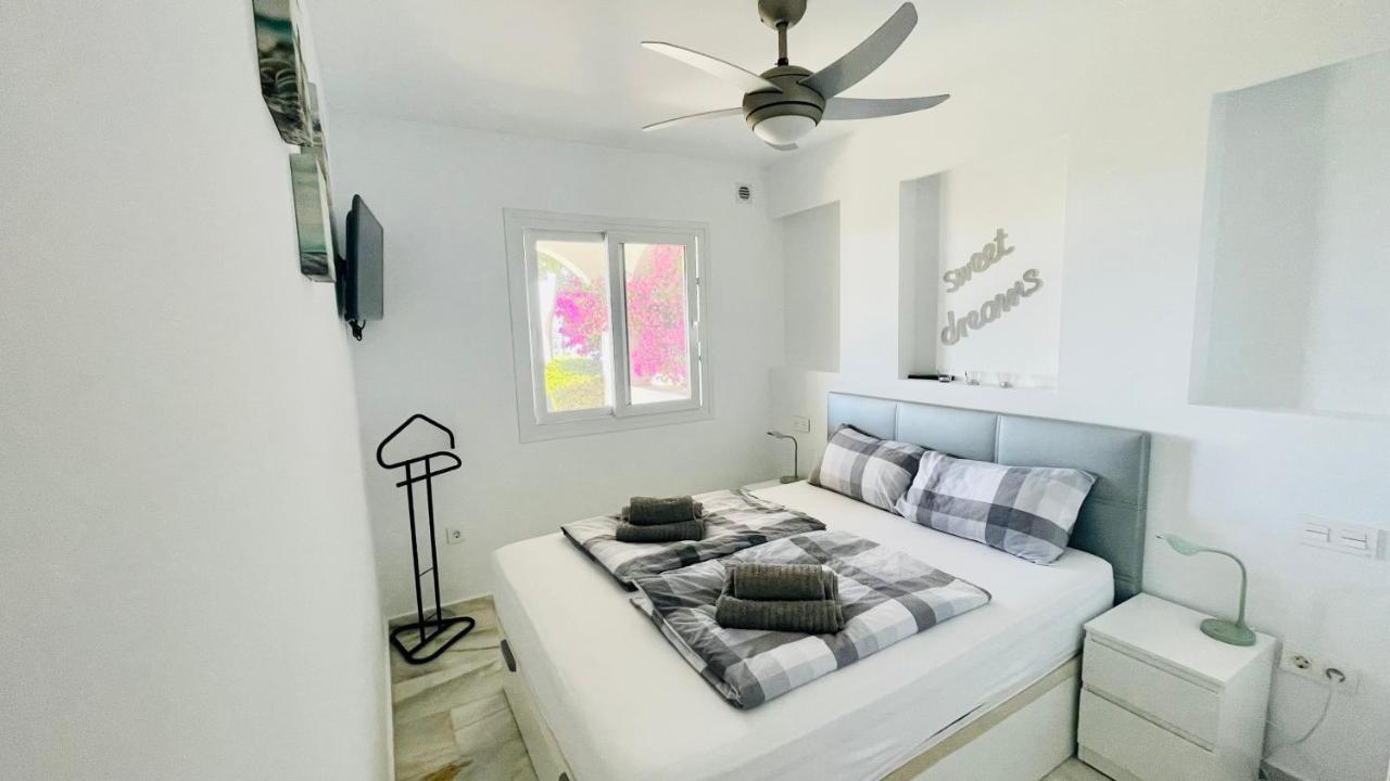 Modern Garden Apartment With A Fantastic Sea View And A Private Garden Sitio de Calahonda Exterior foto